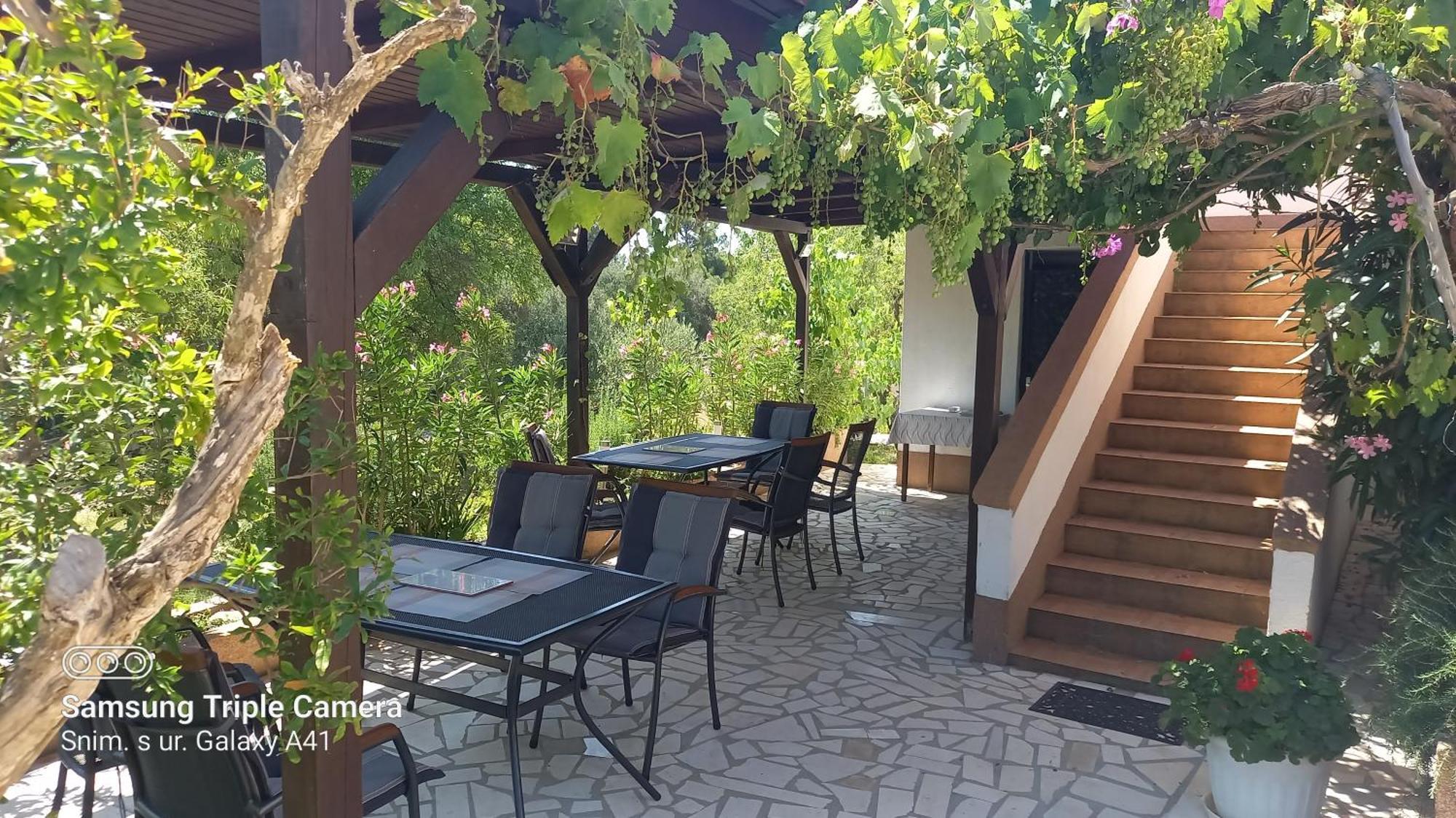 Eco Secluded Apartments Zabodarski Čunski Eksteriør billede